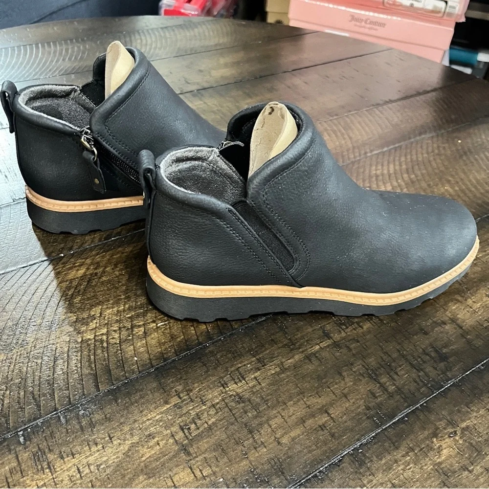 Dr. Scholl's Margo Lug Sole Black Chelsea Boots, 6M